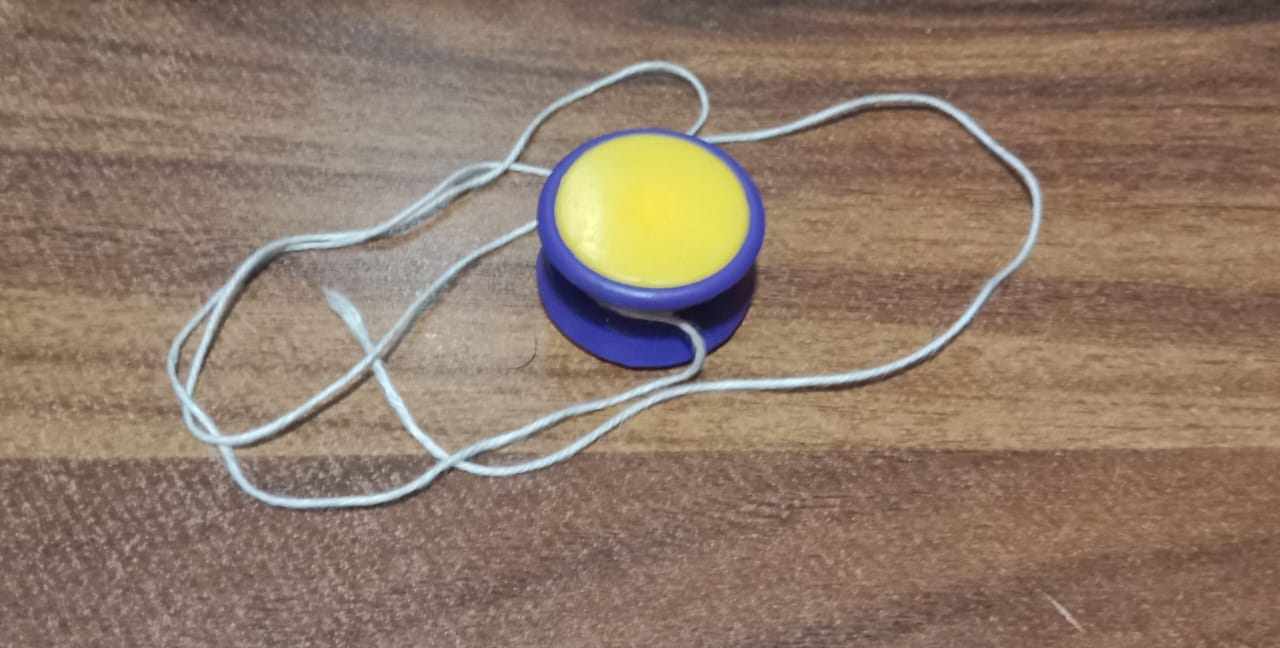 Yoyo toy with string, brain exerciser for kids