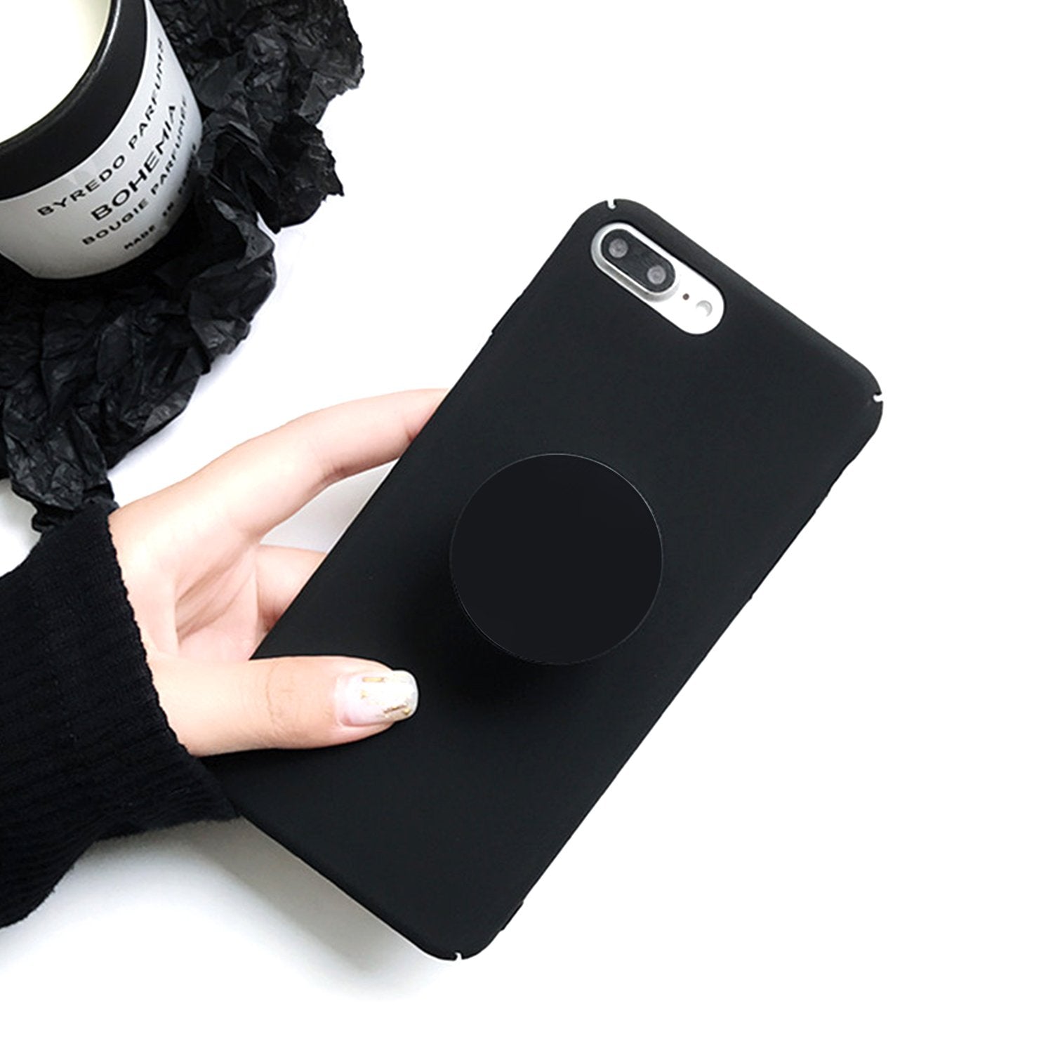 Fashionable mobile pop holder with a creative design