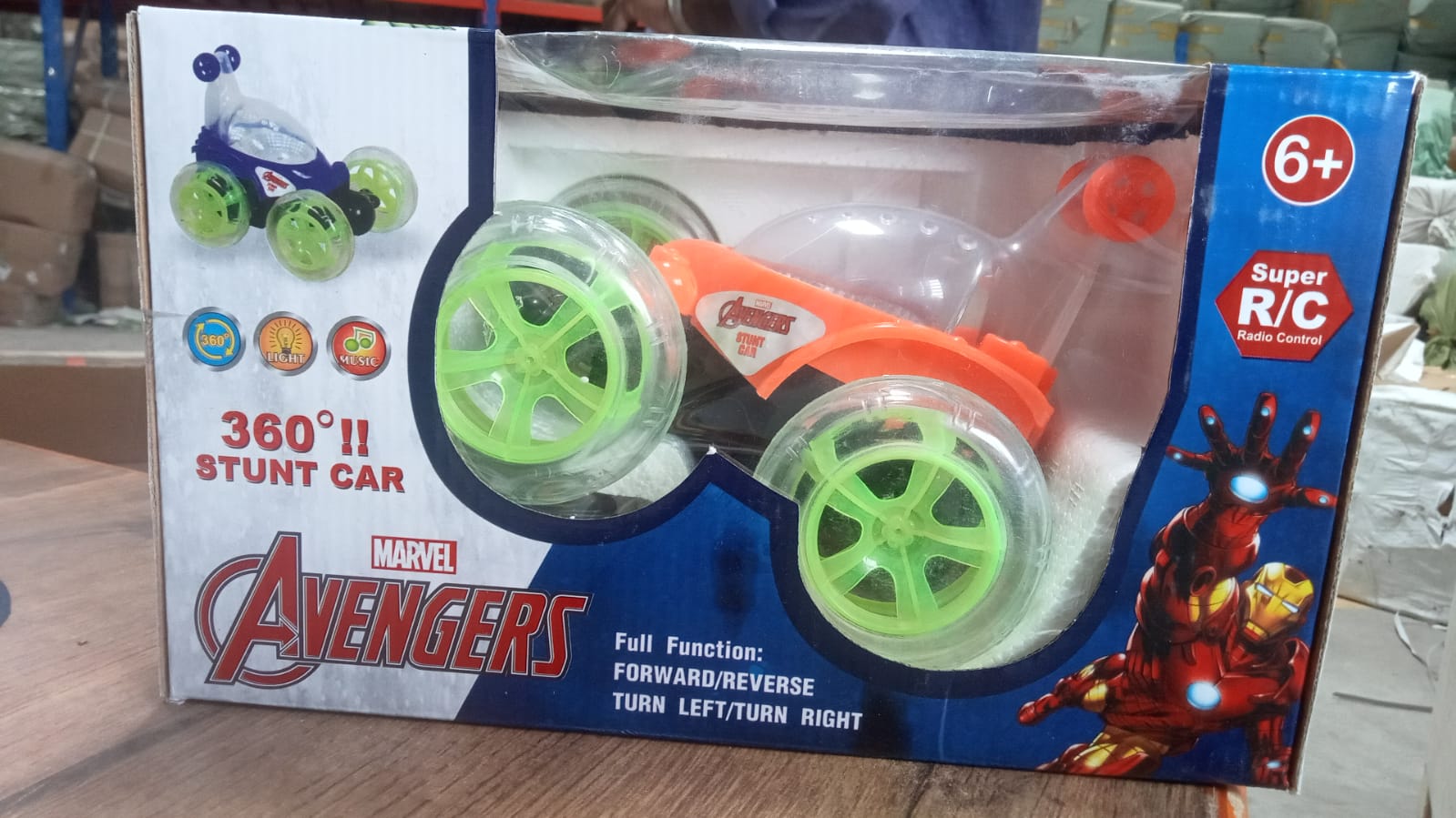 Rechargeable stunt car with lights