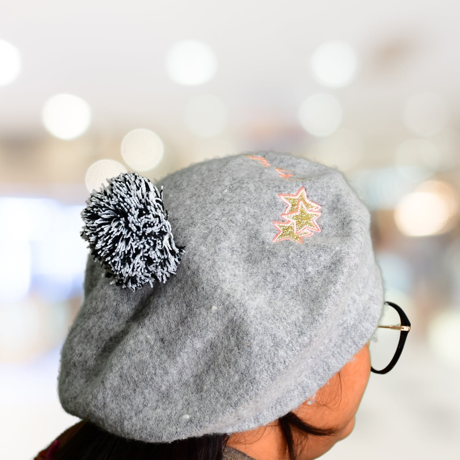 Trendy unisex beret cap for winter, available in multiple colors.