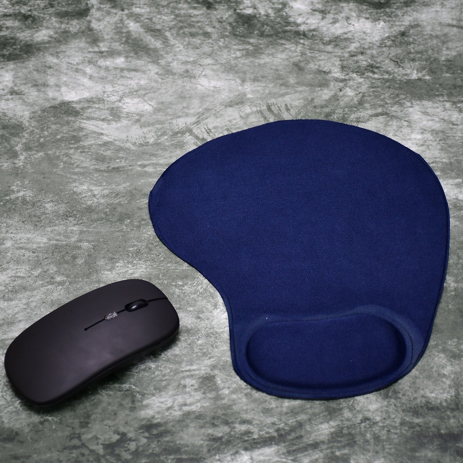 Wrist support mouse pad, front view