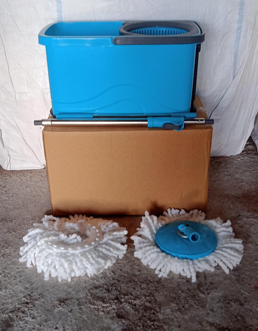 Spin mop with plastic bucket and easy wheels, large bucket for cleaning