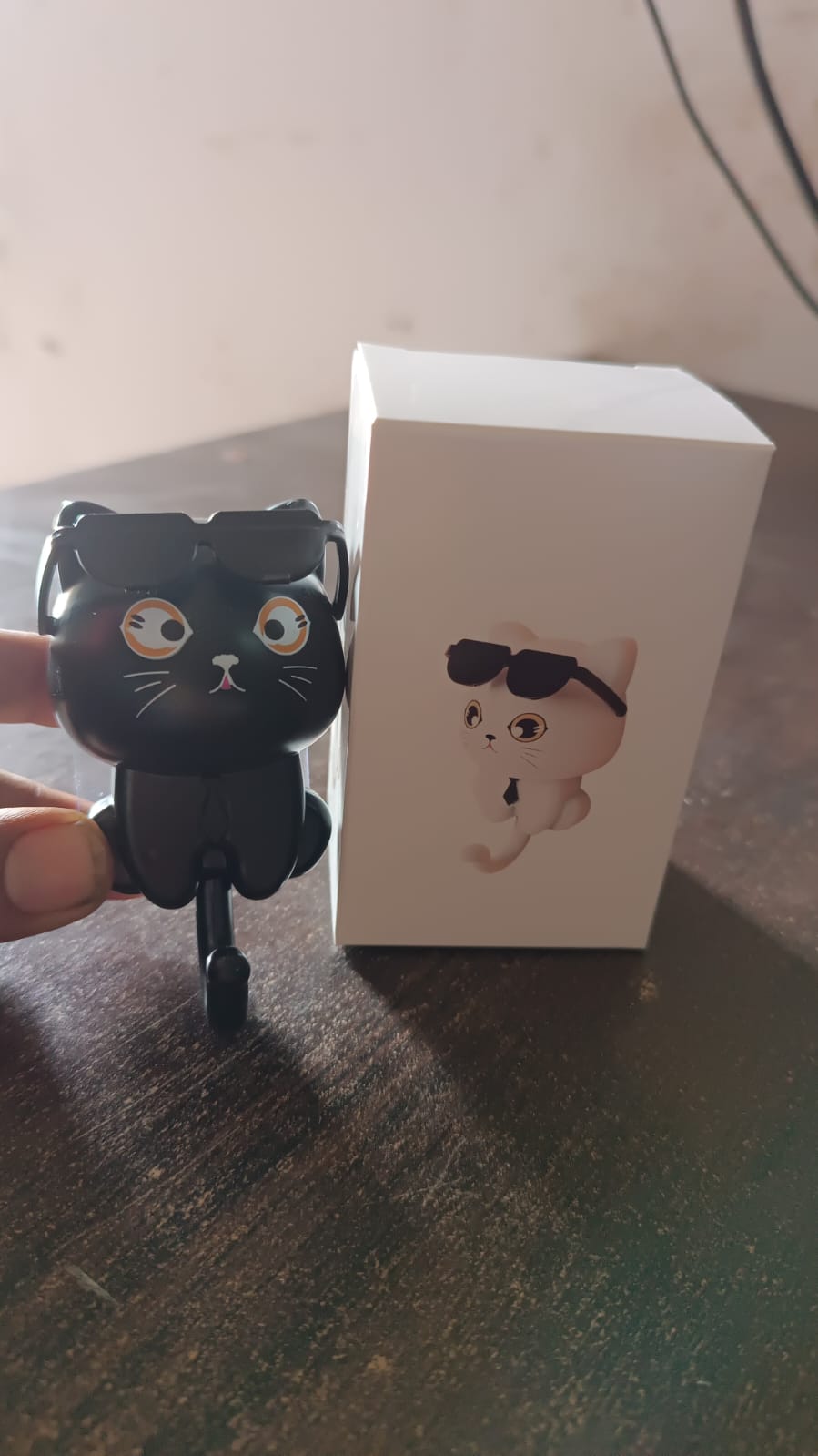 Cat Hook for Wall, Cute Cat Key Hook with Sunglasses